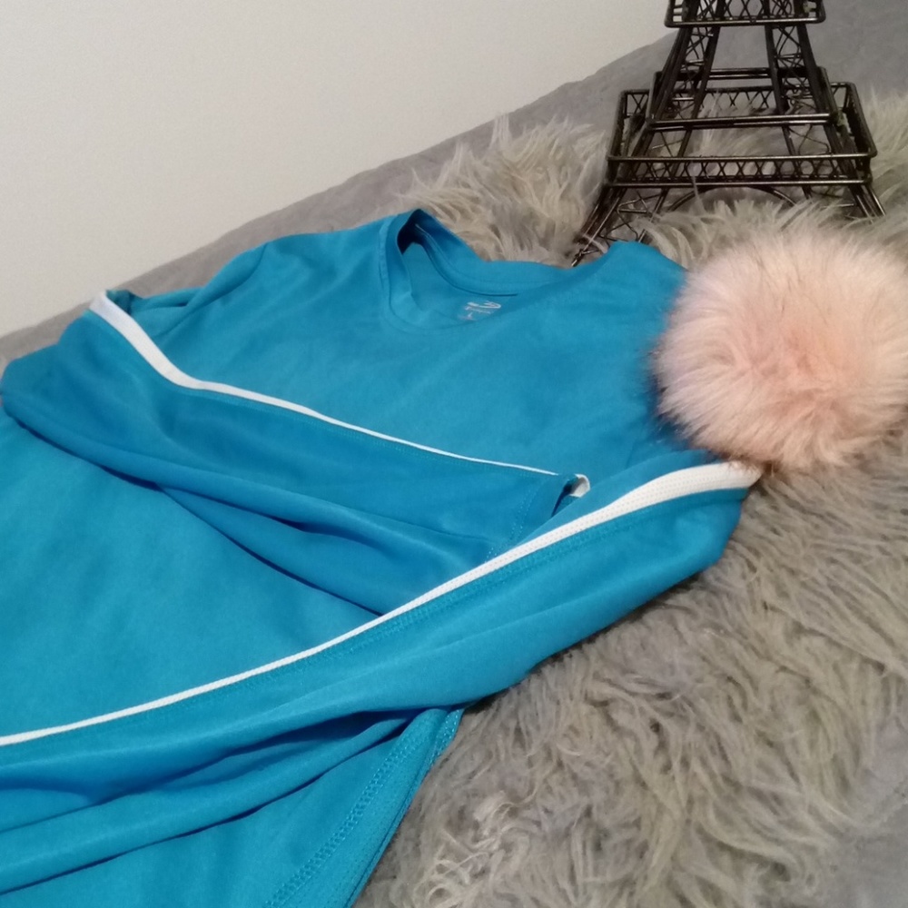 "Chapmion active long sleeve shirt"